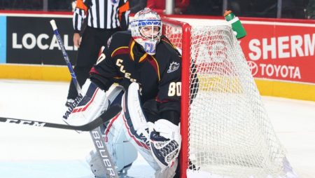 Kivlenieks aizvadīs savu sezonas pirmo spēli NHL
