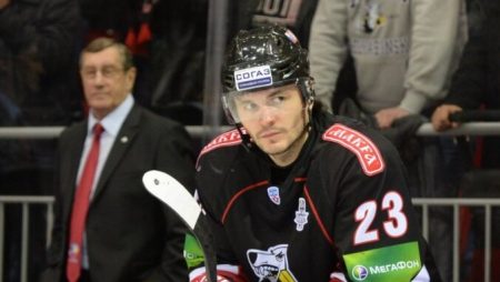 “Pamēģini dzert vodku piecas dienas un normāli uzspēlēt”