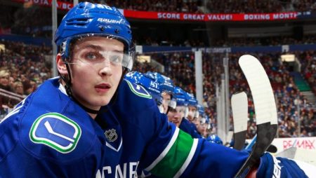 “Canucks” spēlētājs apsūdzēts par seksuālu uzmākšanos