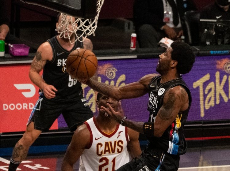 Viens no “Nets” līderiem iekļūst NBA vēstures ailēs