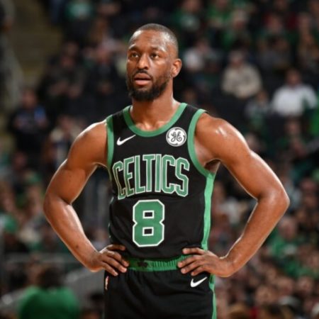 “Celtics” aizmaina vienu no līderiem un divas drafta izvēles