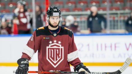 Dzierkals varētu pārcelties uz citu KHL klubu