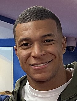 Kylian Mbappé (Francijas futbola fenomens) – biogrāfija, ceļš līdz pasaules virsotnei